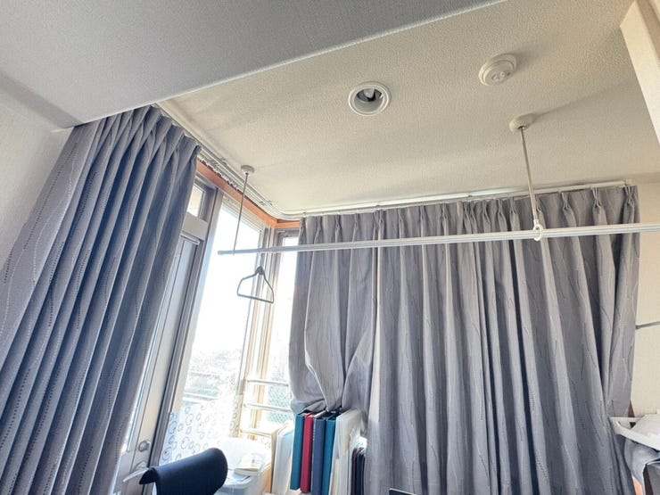 OAコーナーには物干し付で、サンルームとしても!
デスクや収納もあり、用途に合わせて使い分けられます♪