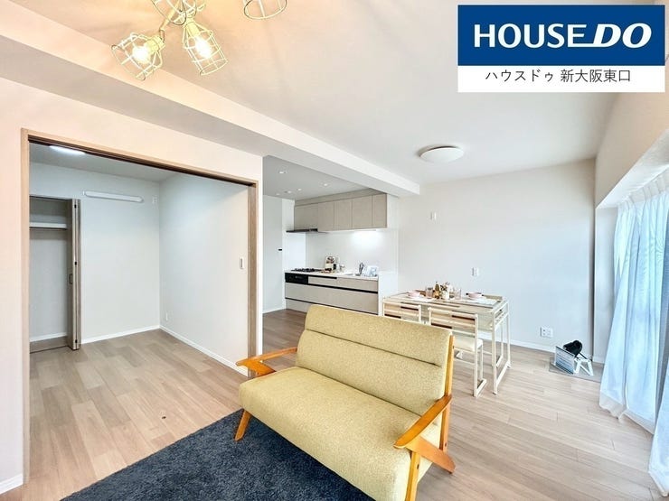 洋室4.5帖
こちらの敷居を開け放てば、20帖の巨大な空間になります。