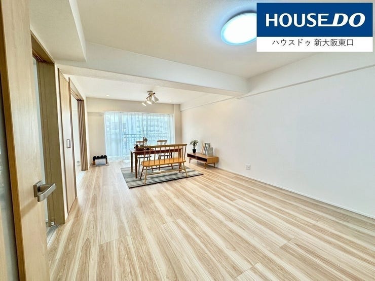 大きな家具やテレビも置けちゃいます♪