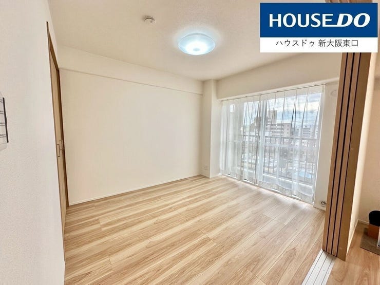 リビングの横に子供部屋があるので、安心ですね♪