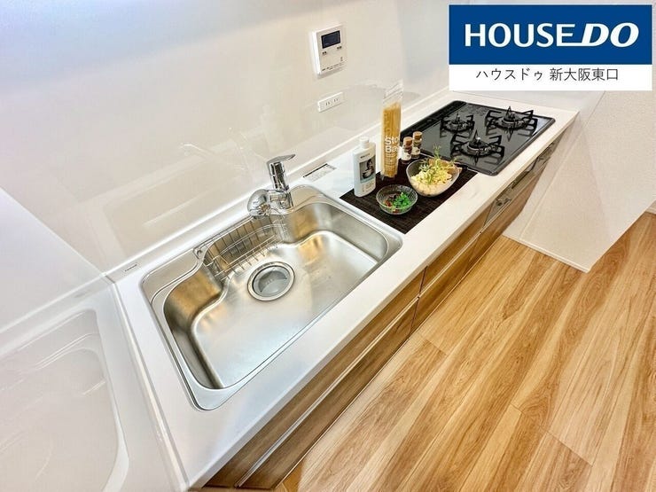 グリル・食洗器・三口コンロ付きのシステムキッチン