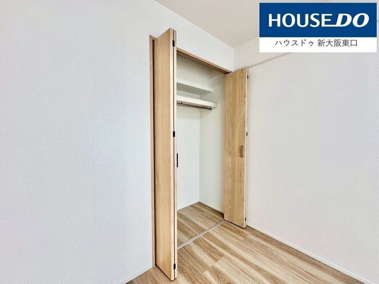 奥行があり、たくさんのお荷物が入る収納です。