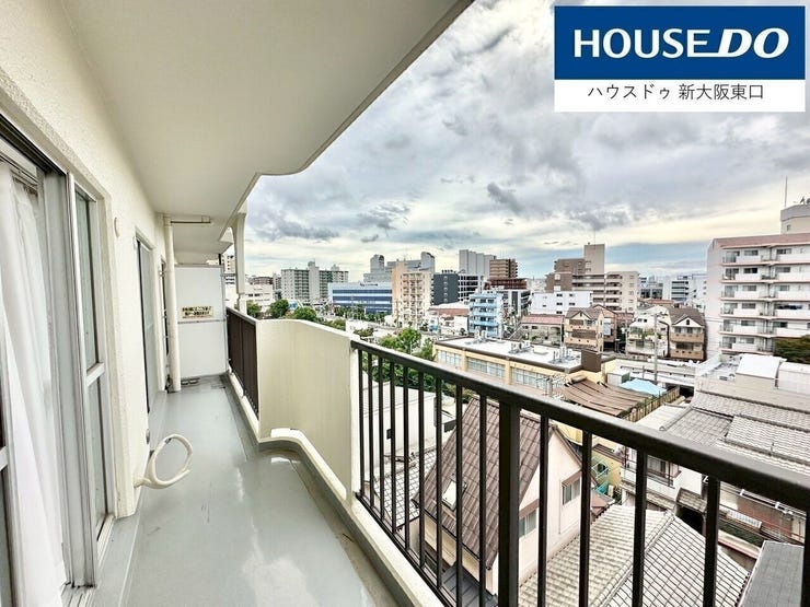 ワイドバルコニーです。
周辺に遮蔽物がなく、眺望も良好!