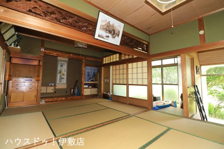 【和室6帖×和室6帖】
南側に縁側付で和室まで光が入りやすいです