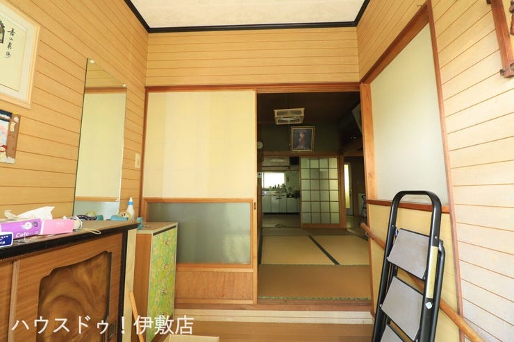 【玄関】
幅のある玄関でゆとりを持って行動できます