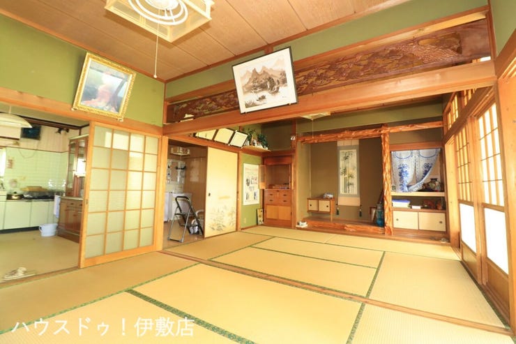 【和室6帖×和室6帖】
開放感のある続間の和室。