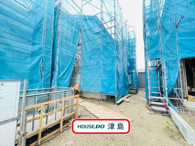 【外観】
永和小学校・永和中学校エリアに建つ新築一戸建て全7棟の2号棟です。約50.0坪のゆとりある敷地です。全居室南向き・6帖以上の明るくゆとりある4LDKです。(2025年10月28日撮影)