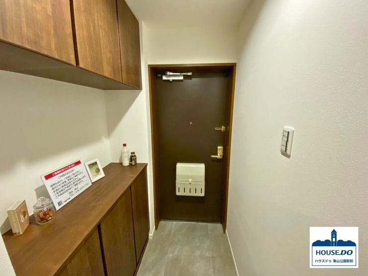 玄関収納は使い勝手を考えた仕様で、忙しい朝でもさっと必要なものを取り出しやすく、快適な暮らしをサポートします