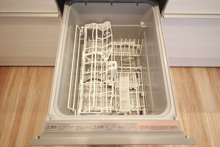 手洗いに比べ使用水量はごくわずか!手洗いよりも高い水温・パワフルな水流で洗うため手で洗いにくいものもお任せ♪手荒れの心配も解消いたします!