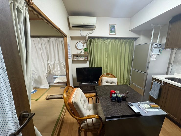 リビングに隣接するお部屋の扉を開放して繋げて使えば広いリビングダイニングになります。家族との時間、自分の時間共に大切にできる空間がここにあります。