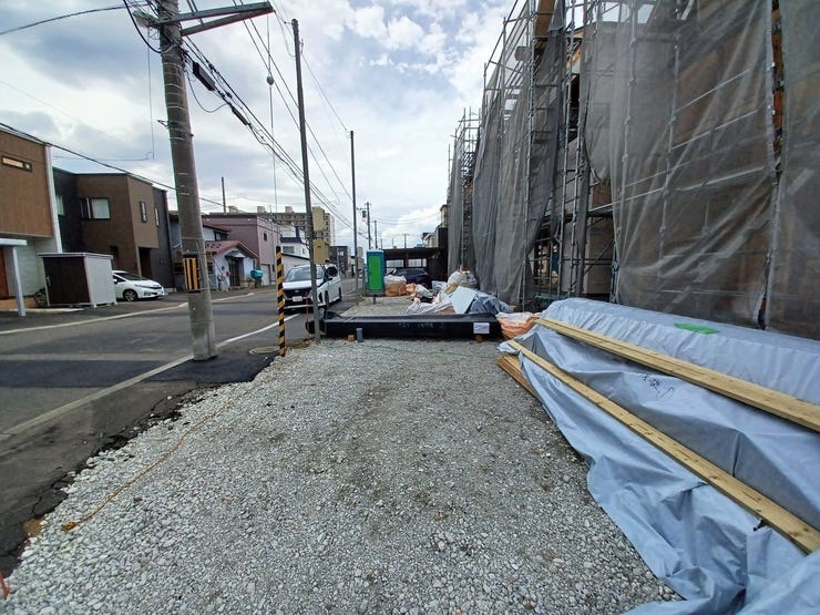 2台分の駐車スペース完備で、家族の車もゲストの車も安心。朝の忙しい時間も、車の出し入れがスムーズでストレスフリー。ライフスタイルの幅が広がる、ゆとりある暮らしを実現します。