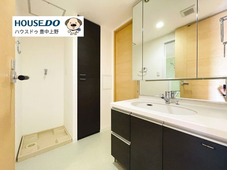 洗面所とキッチンとつなぐ両面扉が特徴で、女性の心理を理解した導線になっております!