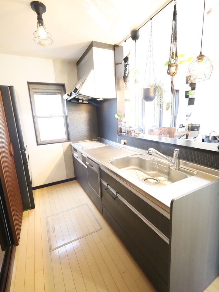 使いやすさ◎のシステムキッチン。毎日の料理がもっと楽しく、効率的に!