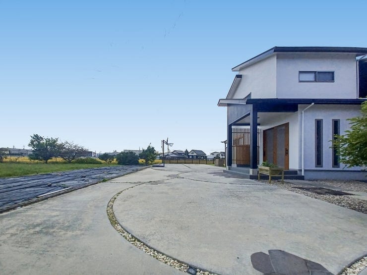 駐車スペースたっぷりございます!