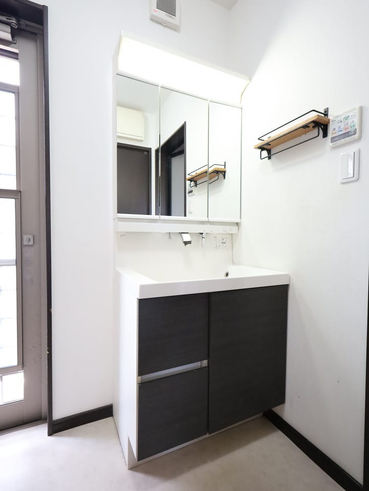 洗面所はゆとりの広々空間!ゆったり自由に使えるのがいいですね!