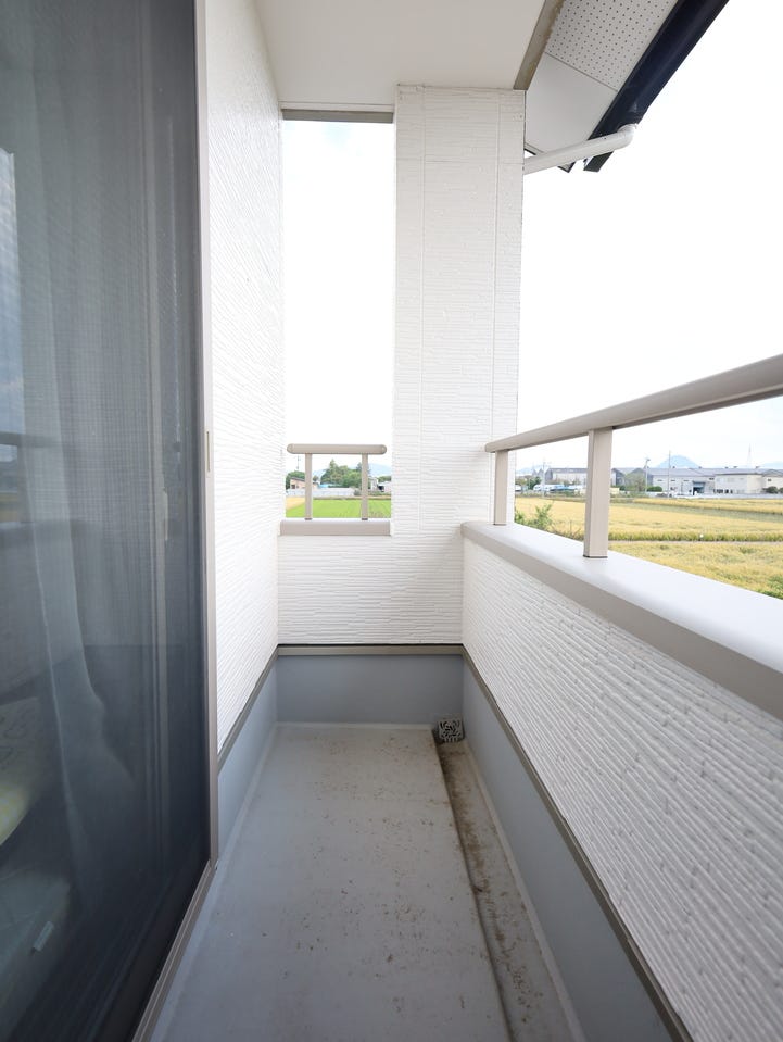 南東向きバルコニーで通風・採光にも優れ、心地よい光と風があふれています♪