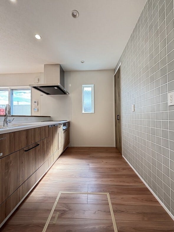 ゆとりのサイズを確保し、ひとりだけでなくお子様や旦那様と一緒にキッチンに立つのに快適なスペース♪