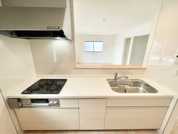 カウンターキッチンで、リビングの様子を見ながら作業をすることが出来ます!