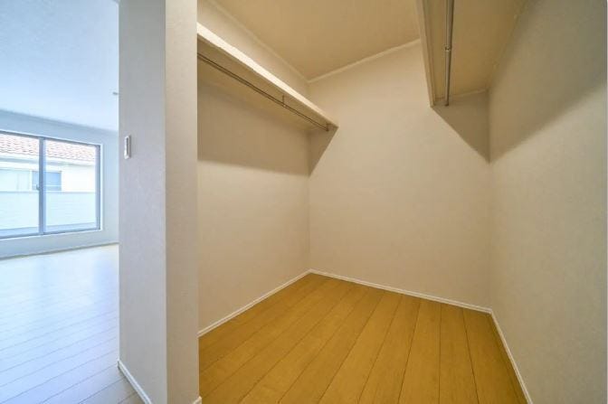 ウォーキングクローゼットつき!大容量の収納スペース。