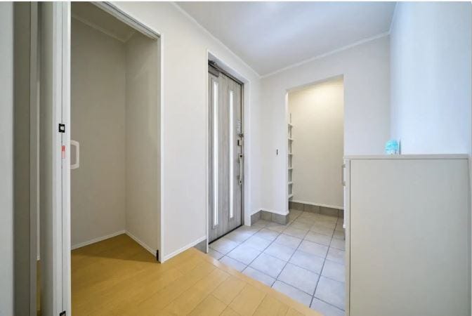 玄関回りをたっぷり収納できる収納スペース。