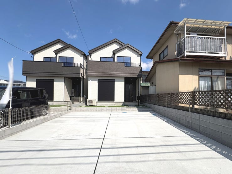 【外観】
閑静な住宅街に位置しており、落ち着いた暮らしを望めます♪小学校徒歩6分でお子様の通学も安心!