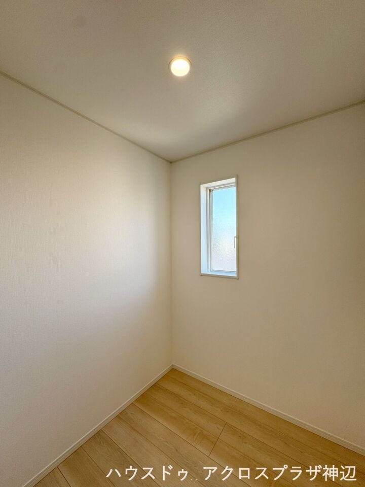 【サンルーム】花粉や天候を気にせず室内干し可能です。