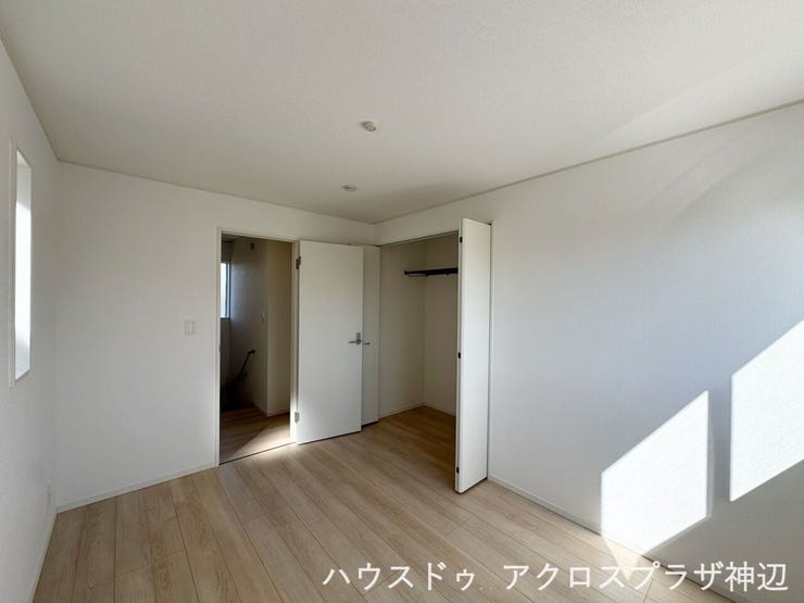 【洋室6帖(西側)】嬉しい全居室6畳以上&全居室収納付です!