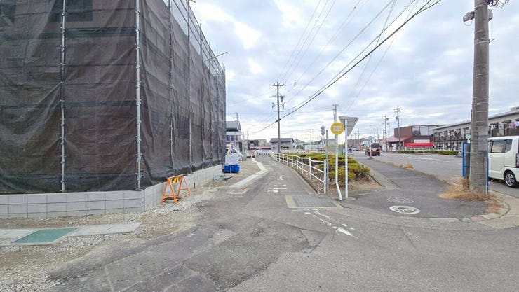 子育てグリーン住宅支援事業対象物件!
ZEH住宅につき40万円の控除が受けられます!
詳しい条件等はお問い合わせください!