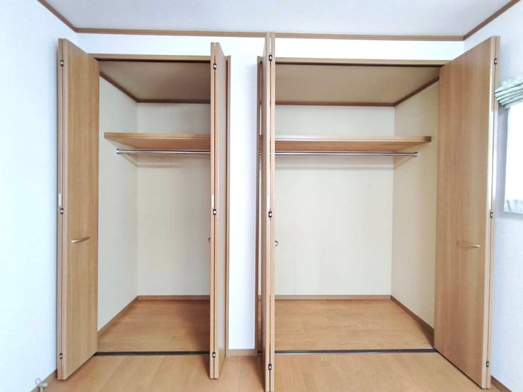 *洋室8.1帖 収納*