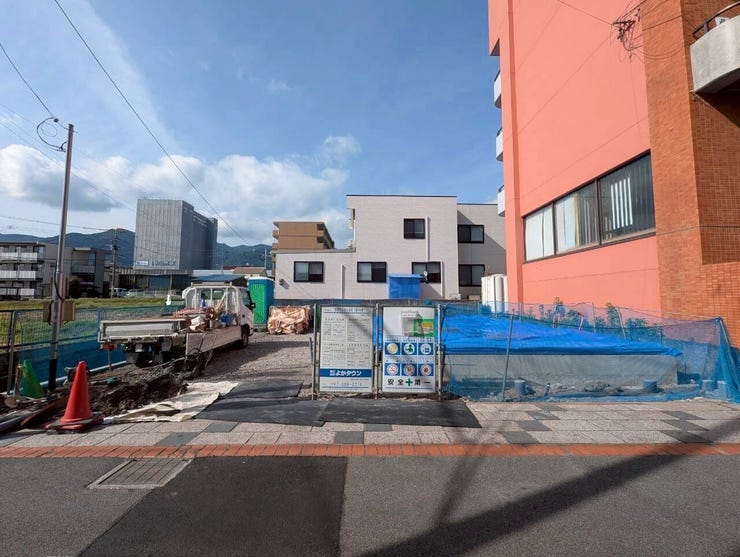 【外観】
建築中