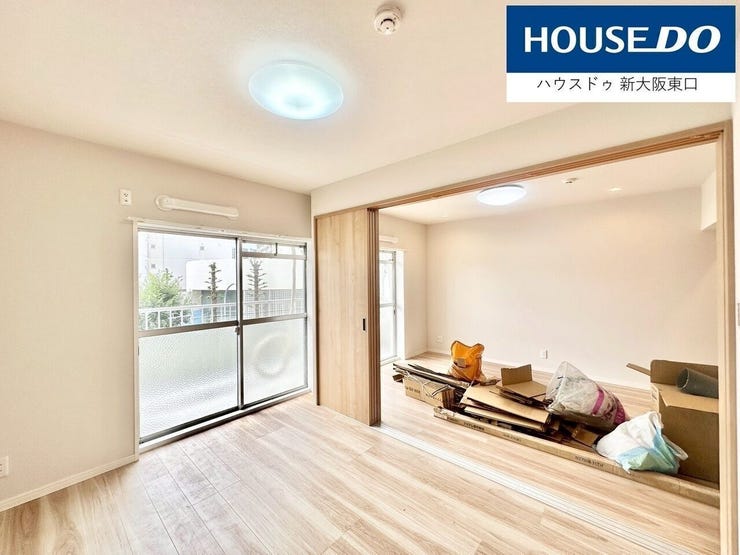 木目のしっかりあるフローリング。
天井も高く快適です。