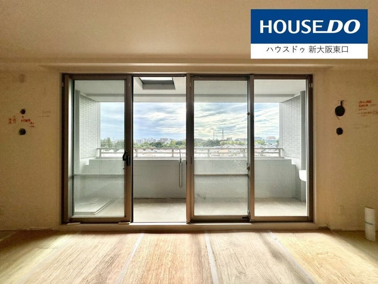 遮蔽物がなく、はるか彼方まで見渡せる眺望
南西向きのため、たくさんの日が常に入ります。