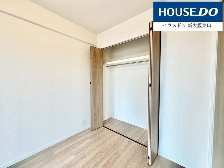 収納は奥行がありたくさんのお荷物が入ります。