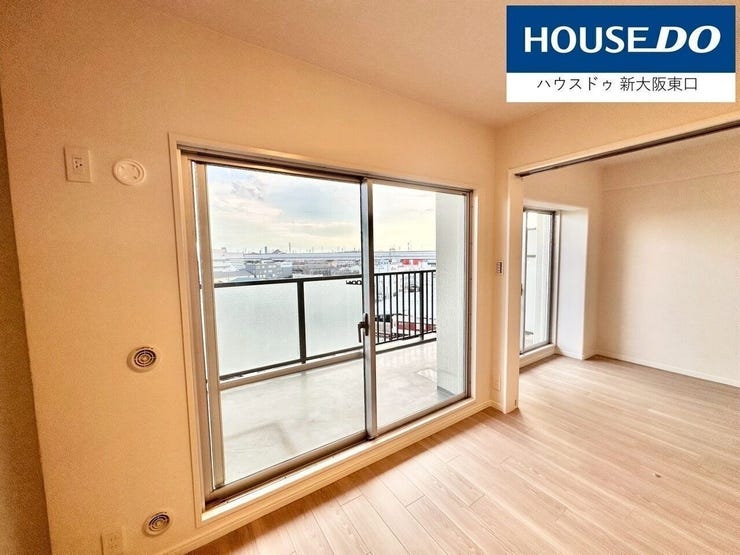 バルコニーからの眺望。
はるか彼方まで見渡せます。