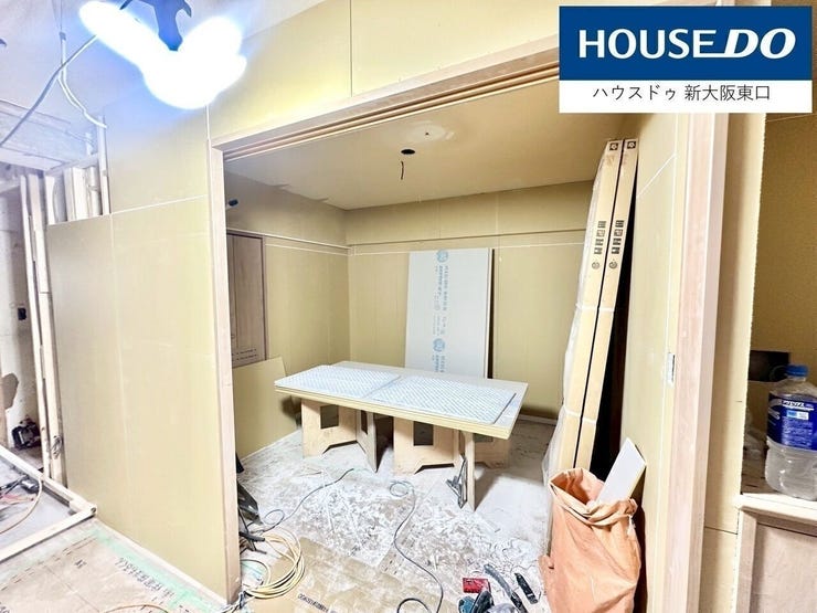 中部屋です。
上から吊っているタイプのスライドドアの予定です。