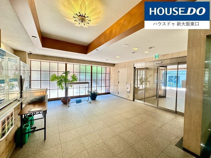 オートロックつき
エントランスはホテルのようなおしゃれ空間です。