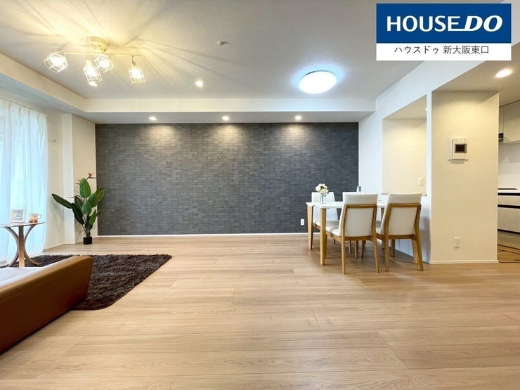 アクセントクロスがとってもおしゃれ。
間接照明が美しいですね