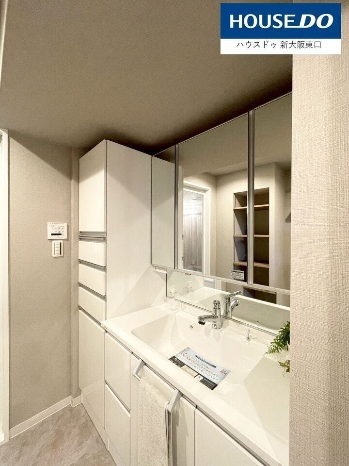 大きなボウルのひろびろ洗面台。
家族で並んで身支度できますね!