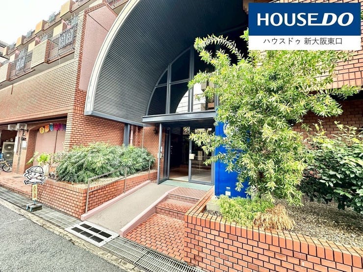 1981年築の鉄骨鉄筋コンクリート造。
ややバブルの面影のある外観ですね。