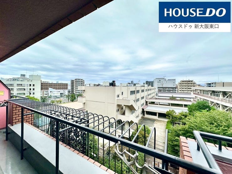 ワイドバルコニー
江坂なのに、この眺望。