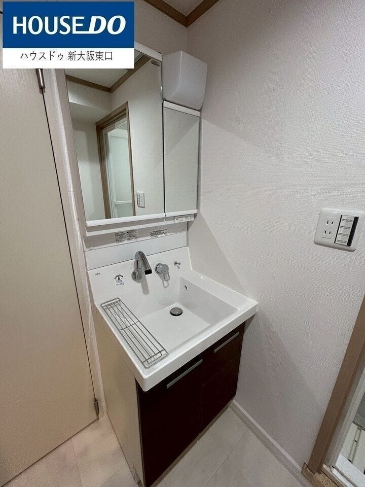 洗面台新品ピカピカです