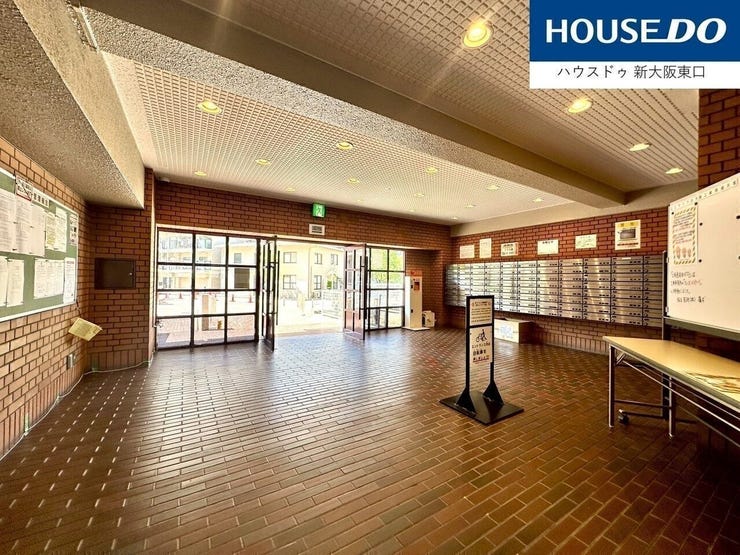 ロビーです。
昭和レトロ感がありますが、綺麗に整備されていて、これはこれでおしゃれ