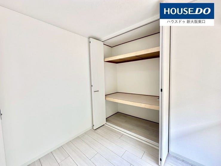 棚付き収納
ワイドなので沢山のものを収納できます!