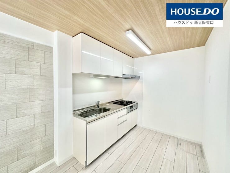 バックスペースも広く食器棚なども置ける広さです♪