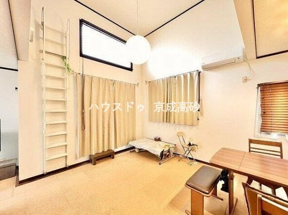 飾り過ぎないシンプルな内装と偏り過ぎないデザインで統一しました。