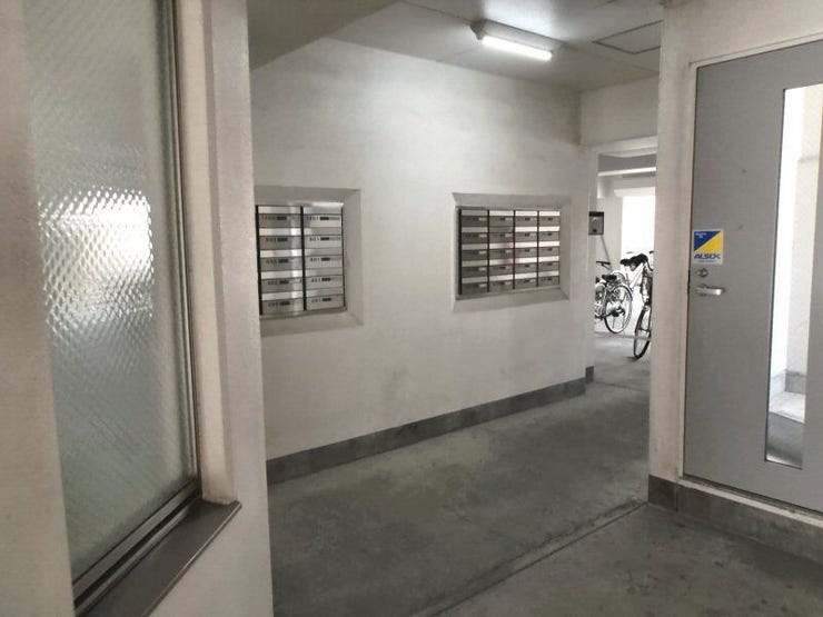 エントランス内