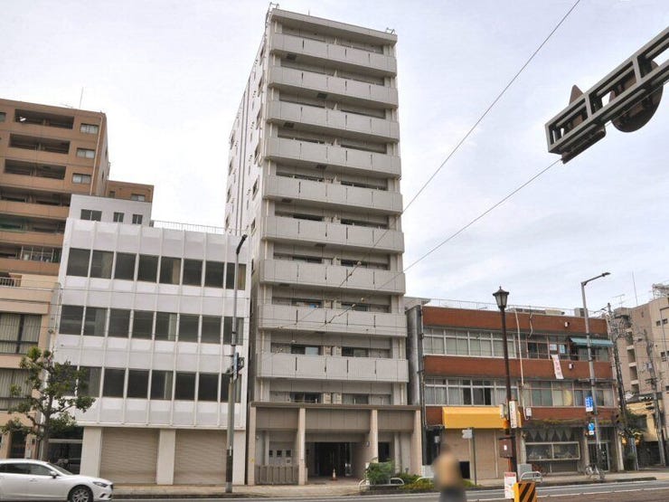 外観を南西側より撮影