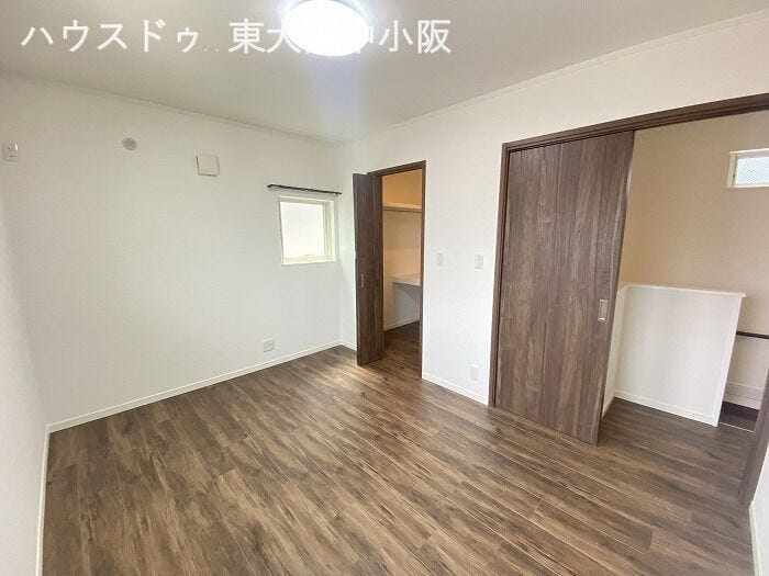 収納つきの洋室!