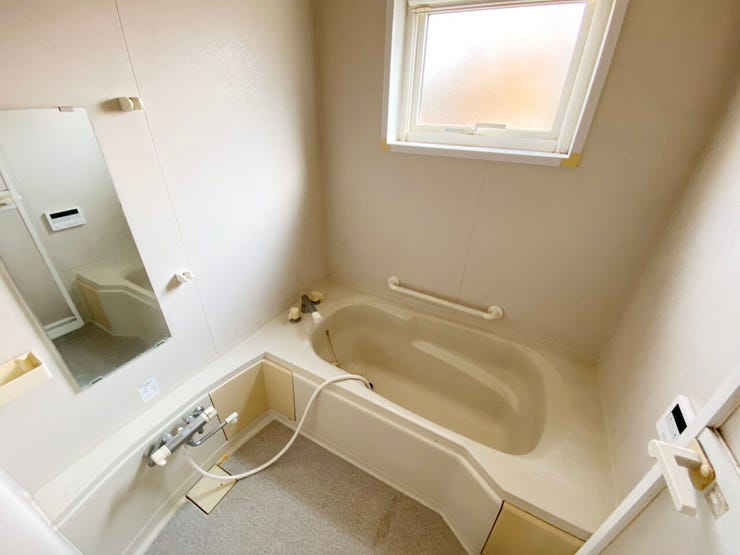 室内(2025年10月)撮影
◎本日案内可能◎
1坪タイプの浴室は手すり付き!小さなお子様や高齢の方も安心ですね◎