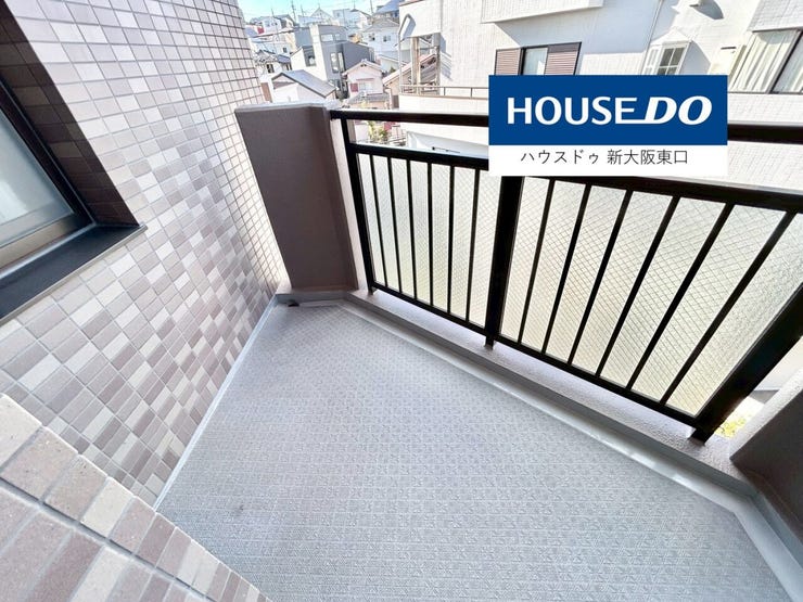 5帖の子供部屋にある西向きのバルコニー